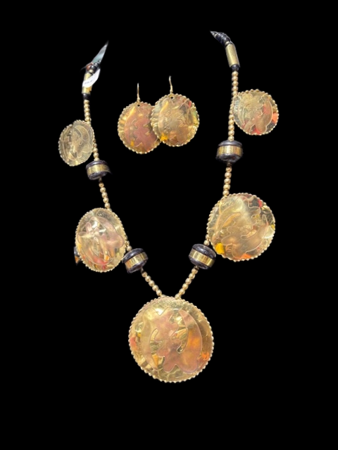 EXOTIC NECKLACE